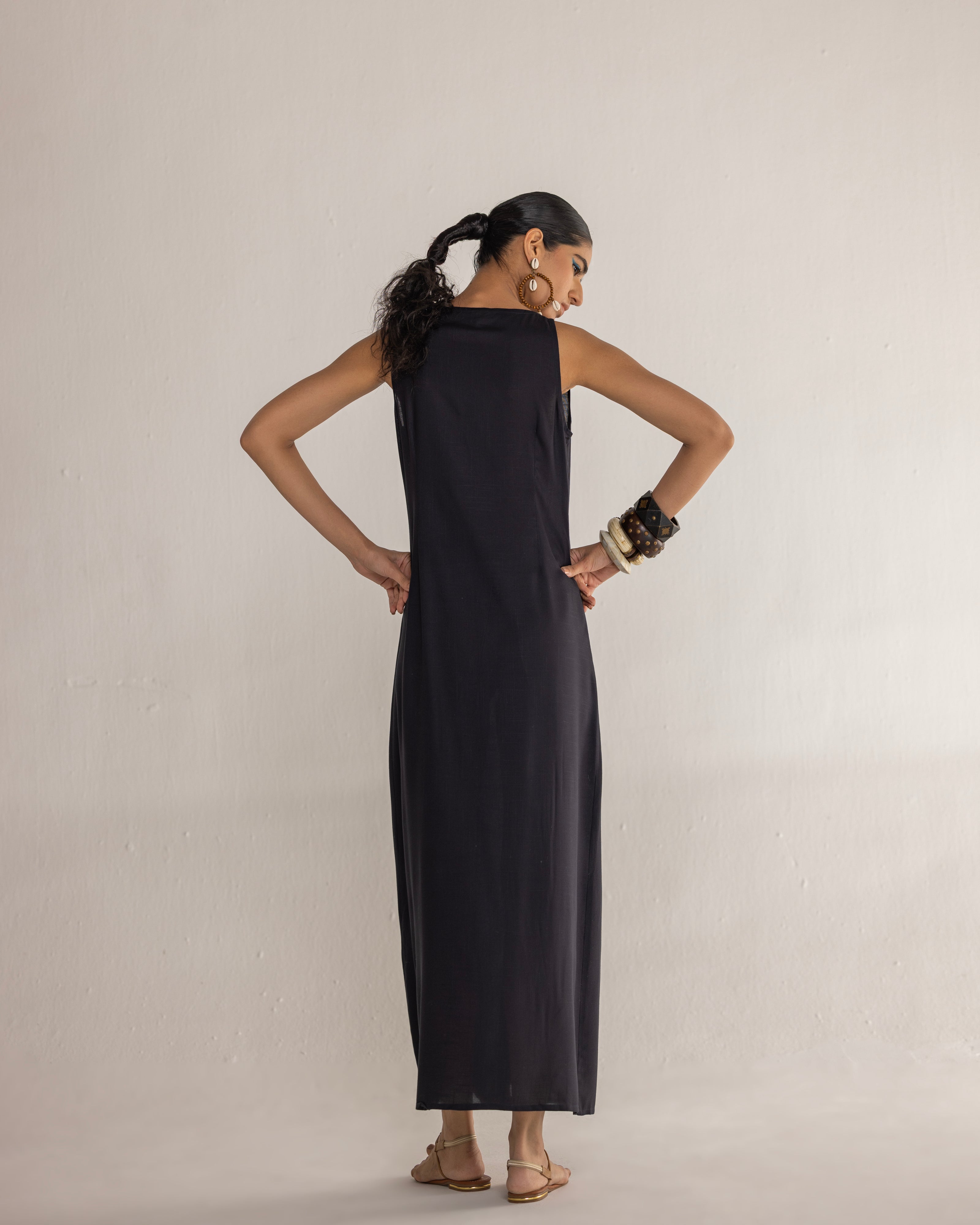 BEND THE LINE SLEEK DRESS