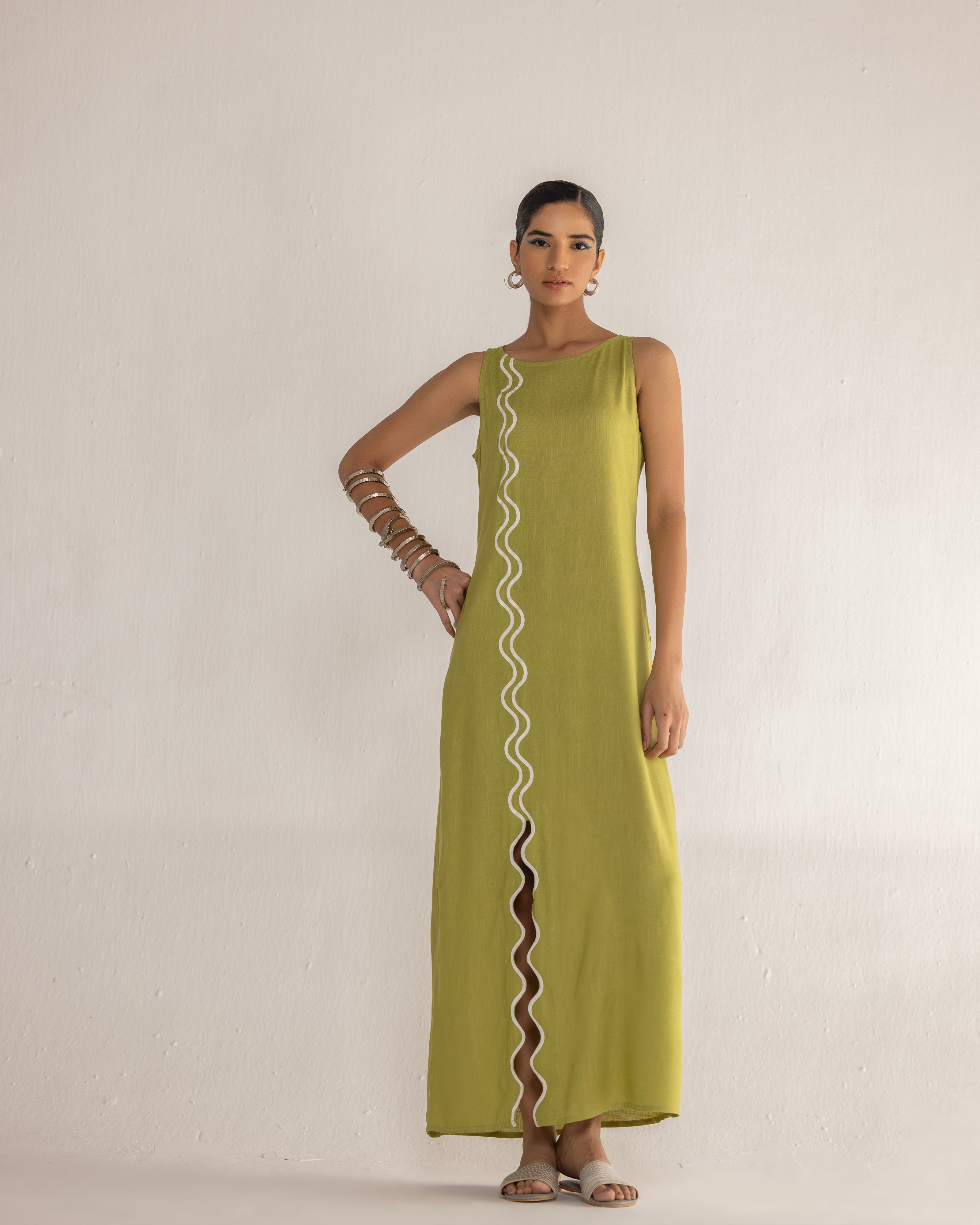 BEND THE LINE SLEEK DRESS