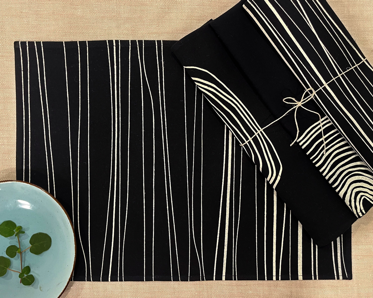 Forest Land Table Mat Set of 4 - Black