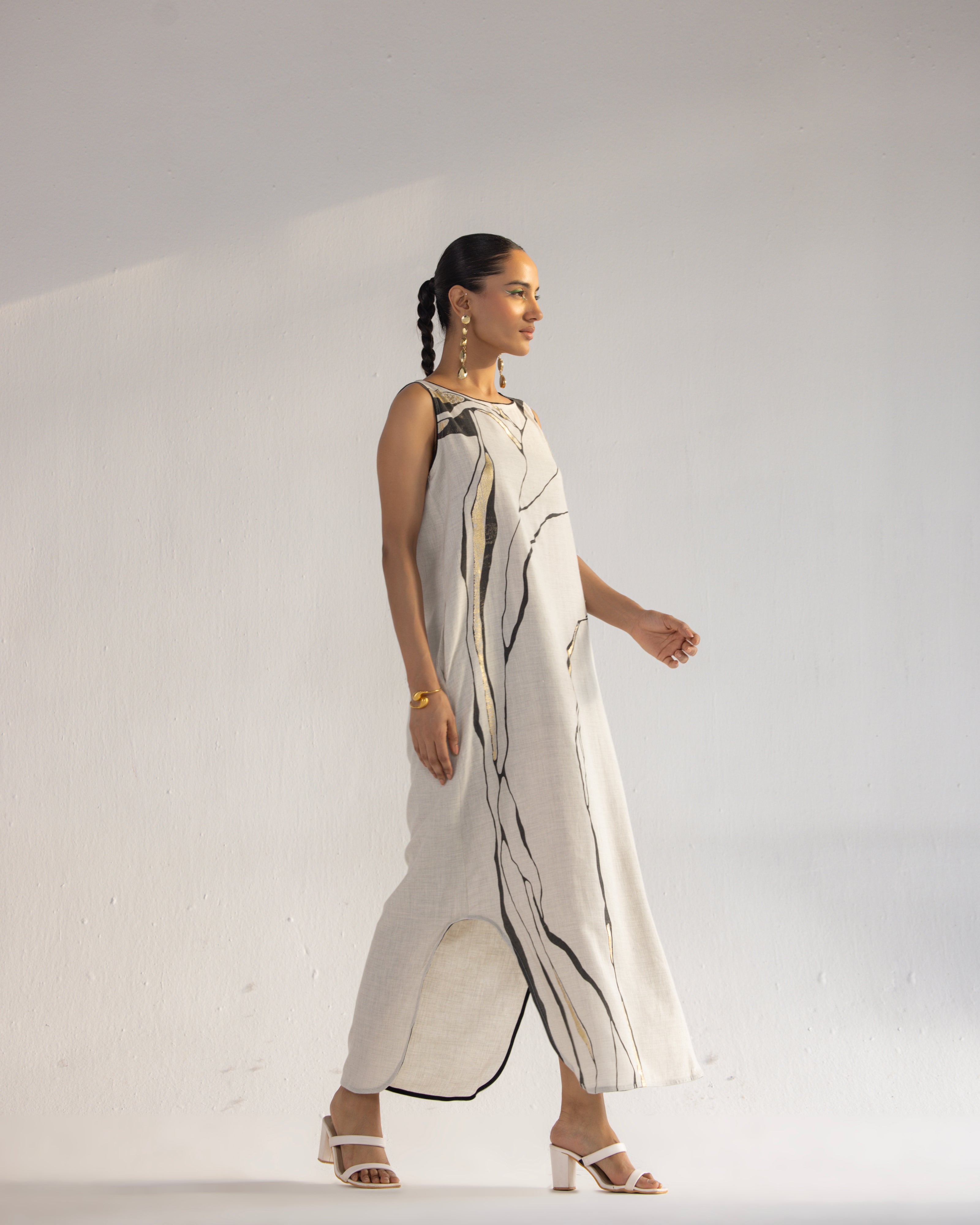 QUANTUM THEORY ROOTS DRESS