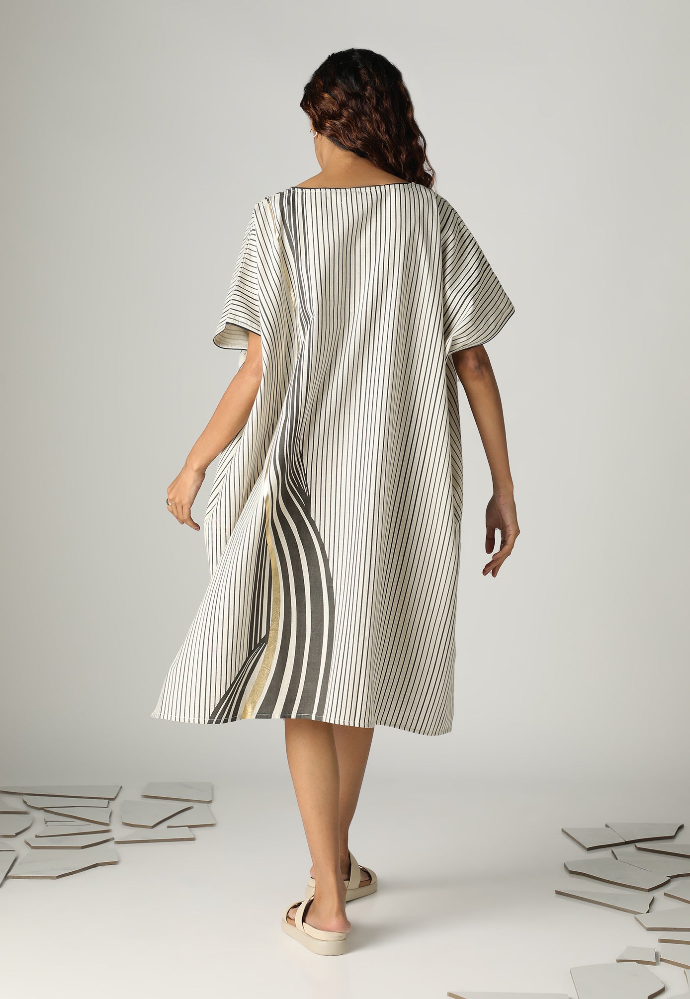 TWIST SQUARE DRESS